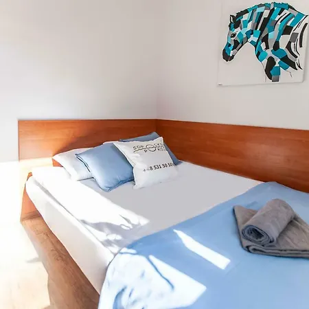 Apartament 23 Marca 8c *